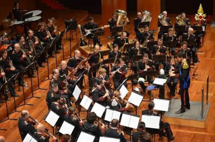 Orchestra a Fiati “Antica Musica del Corpo Pompieri di Torino 1882” Orchestra a Fiati “Antica Musica del Corpo Pompieri di Torino 1882”