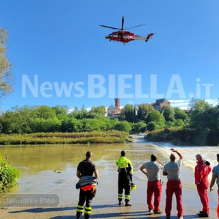 Ciclista travolto dalla piena del torrente: stava attraversando il guado di Castelletto Cervo