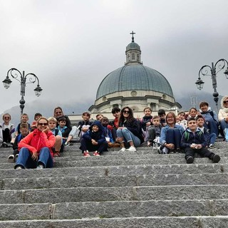 La primaria di Strona in gita a Oropa: socialità e giochi per accogliere i nuovi alunni