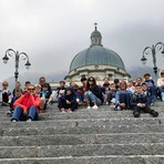 La primaria di Strona in gita a Oropa: socialità e giochi per accogliere i nuovi alunni
