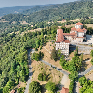 Graglia, si allarga la strada che porta al Santuario: investimento da 1,2 milioni