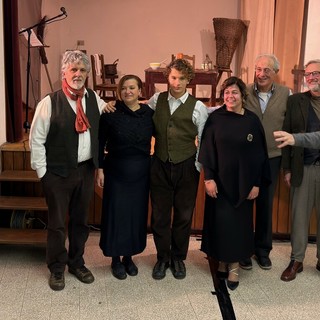 Veglio in un documentario alla ricerca dei frammenti della sua storia, serata da tutto esaurito Veglio in un documentario alla ricerca dei frammenti della sua storia, serata da tutto esaurito