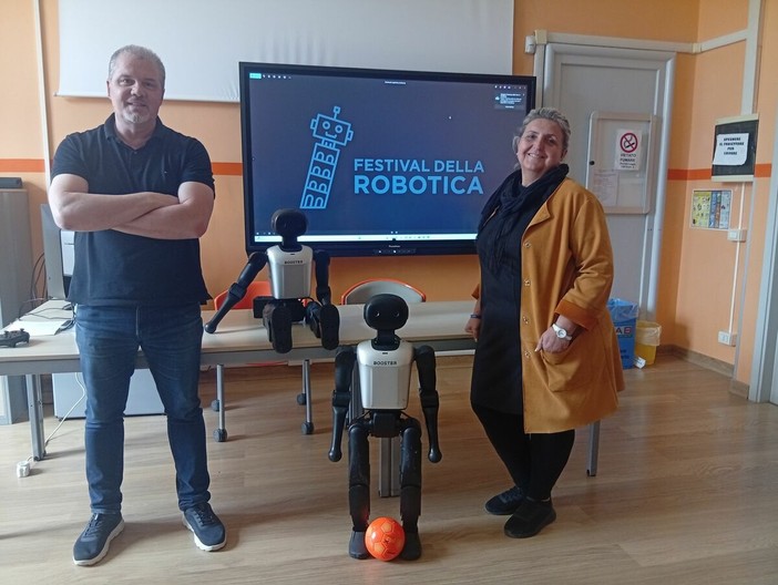 Giuseppe Aleci dell’Itis “Q. Sella” tra i docenti del Festival della Robotica di Pisa Giuseppe Aleci dell’Itis “Q. Sella” tra i docenti del Festival della Robotica di Pisa