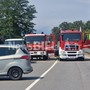 Carico in fiamme sulla tangenziale di Mottalciata, chiusa la SS 232 - Foto Stefania Zorio