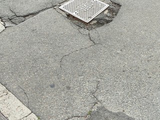 Biella, strade dissestate: la segnalazione di un lettore, il Comune annuncia i lavori Biella, strade dissestate: la segnalazione di un lettore, il Comune annuncia i lavori