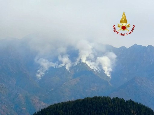 Incendio sul Monte Barone, tre settori presidiati: sorvoli verso il Bivacco Cascinetta Incendio sul Monte Barone, tre settori presidiati: sorvoli verso il Bivacco Cascinetta