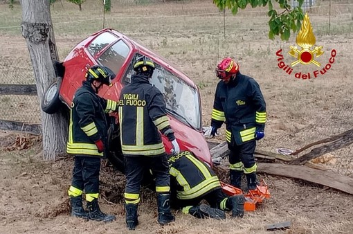 Dal Nord-ovest (VC), incidente stradale a Santhià: conducente elitrasportato in ospedale