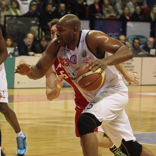 Basket - Mai visto al Forum un giocatore come questo Raymond FOTOGALLERY Basket - Mai visto al Forum un giocatore come questo Raymond FOTOGALLERY