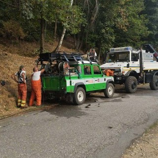 Valsessera, si attenua l'incendio sul fronte biellese: volontari nelle aree sensibili - Foto AIB Giaveno Valsessera, si attenua l'incendio sul fronte biellese: volontari nelle aree sensibili - Foto AIB Giaveno