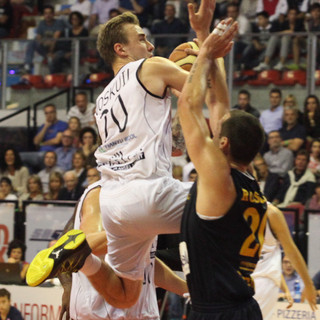 Basket - A Jesi sarà sfida tra i bomber Voskuil e Miller Basket - A Jesi sarà sfida tra i bomber Voskuil e Miller