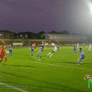 Cristiana Girelli incorna il gol del 3-1 - Foto Alessandro Bozzonetti per newsbiella.it Cristiana Girelli incorna il gol del 3-1 - Foto Alessandro Bozzonetti per newsbiella.it