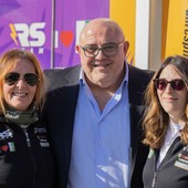 Serena Rodella e Monica Buonamano in compagnia di Francesco Perlini, pluricampione della Parigi-Dakar