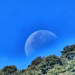 Rosazza: il tramonto della Luna in pieno giorno