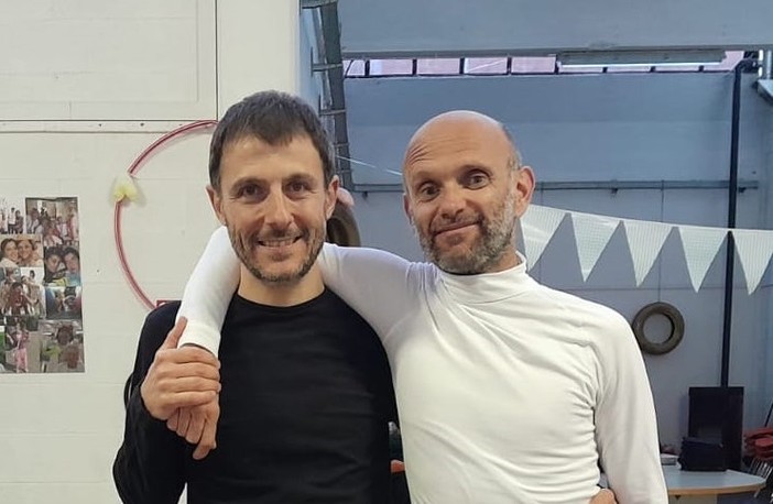 A Biella un Amleto da vivere ad occhi chiusi: il viaggio sensoriale di Storie di Piazza