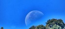 Rosazza: il tramonto della Luna in pieno giorno