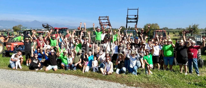 Mottalciata, Sagra dell’uva e del riso: sfilano 62 trattori - Servizio di Massimo Giacobbe Mottalciata, Sagra dell’uva e del riso: sfilano 62 trattori - Servizio di Massimo Giacobbe