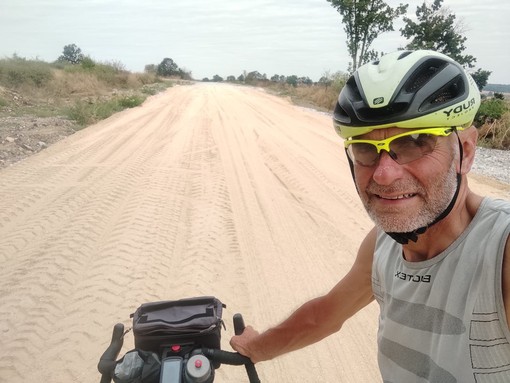 Biella-Istanbul in bici, Maurizio Maffeo arriva sul Mar Nero, FOTO e VIDEO Biella-Istanbul in bici, Maurizio Maffeo arriva sul Mar Nero, FOTO e VIDEO