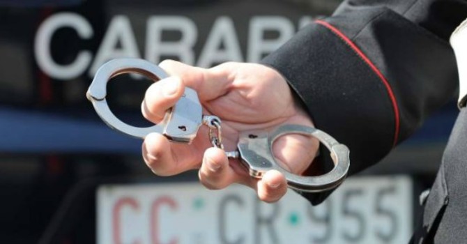 Biella, 42enne arrestata per spaccio: sequestrati cocaina, eroina e hashish Biella, 42enne arrestata per spaccio: sequestrati cocaina, eroina e hashish