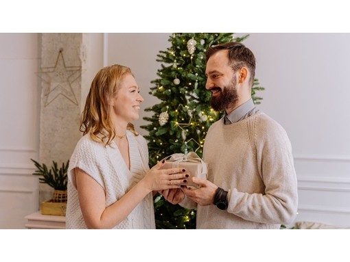Natale in due: idee regalo per coppia per creare un’occasione da condividere Natale in due: idee regalo per coppia per creare un’occasione da condividere
