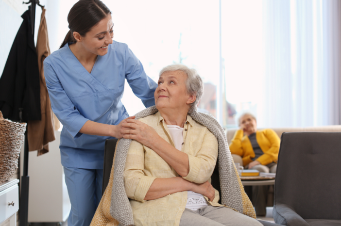 Assistere un anziano non autosufficiente: a Cossato sei incontri gratuiti Assistere un anziano non autosufficiente: a Cossato sei incontri gratuiti