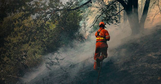 Incendio Monte Barone, inquinamento atmosferico: PM10 sopra la media - Foto AIB Bruzolo Incendio Monte Barone, inquinamento atmosferico: PM10 sopra la media - Foto AIB Bruzolo