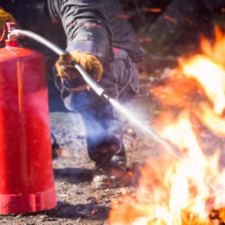 Siccità e rischio incendi, a Zimone vietati i fuochi all’aperto Siccità e rischio incendi, a Zimone vietati i fuochi all’aperto