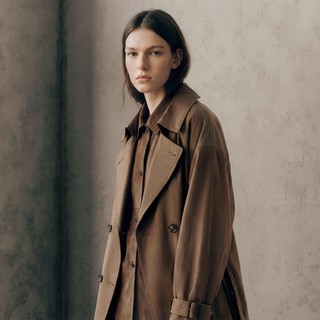 Max Mara: l’eleganza italiana che ha trasformato il prêt-à-porter femminile