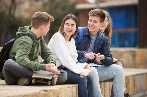 Adolescenza e Nuove dipendenze: due incontri per genitori e comunità educante