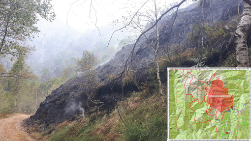 Un'immagine dell'incendio in Valsessera, sopra la mappa dell'avviso emanato dal Comune di Coggiola. Un'immagine dell'incendio in Valsessera, sopra la mappa dell'avviso emanato dal Comune di Coggiola.