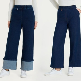 Perché i jeans donna non passano mai di moda: il denim evolve insieme al modo di vestire