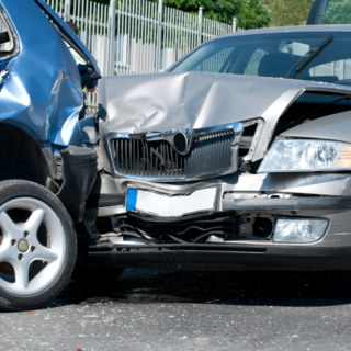 Incidente a Quaregna, auto contro il distributore di sigarette - Foto di repertorio