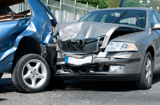 Incidente a Quaregna, auto contro il distributore di sigarette - Foto di repertorio Incidente a Quaregna, auto contro il distributore di sigarette - Foto di repertorio