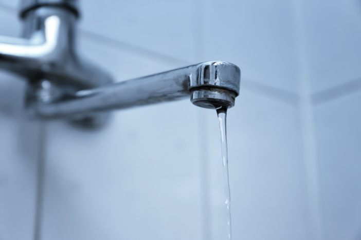 Siccità, anche Casapinta limita l’uso dell’acqua potabile Siccità, anche Casapinta limita l’uso dell’acqua potabile