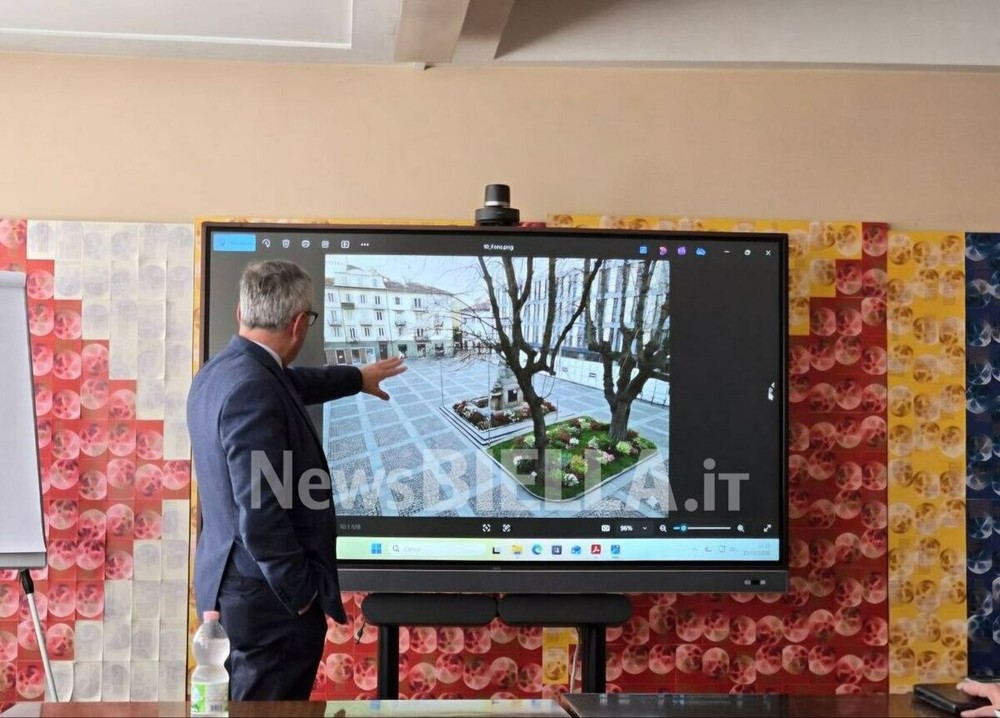 Il sindaco Marzio Olivero illustra il primo progetto di riqualificazione, nel mese di febbraio Il sindaco Marzio Olivero illustra il primo progetto di riqualificazione, nel mese di febbraio
