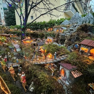 Barbera, Monviso e i broccoli di Paternopoli : il presepe dei record compie 19 anni