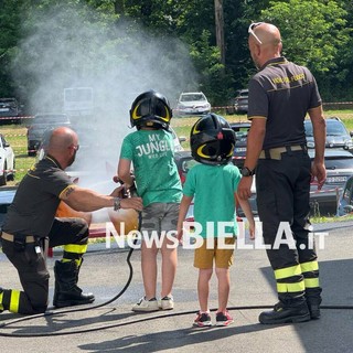 Valdengo, Pompieropoli coinvolge i bambini tra gioco e sicurezza - Foto di Davide Finatti