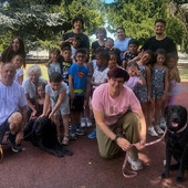 Pet therapy al centro estivo del Villaggio: i bambini incontrano Cloud e Zeus