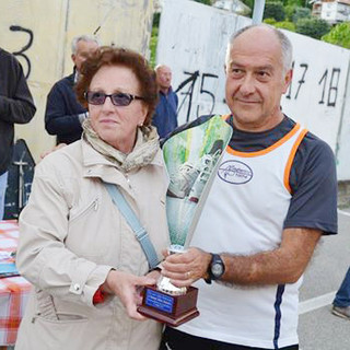 Efre Braga riceve il memorial Francesco Osiliero (Foto Carlo Bolla)