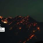 Le immagini del Rifugio Monte Barone, nel corso dell'incendio - Foto pagina Facebook Rifugio Monte Barone