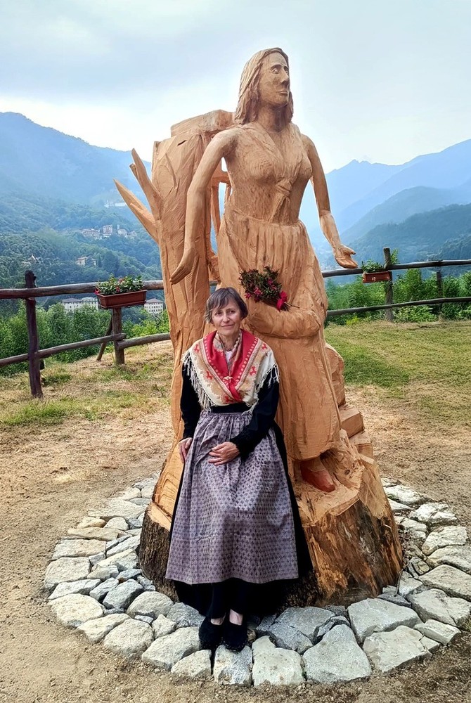 Rosanna Pianella in pensione, Campiglia Cervo omaggia la storica dipendente comunale Rosanna Pianella in pensione, Campiglia Cervo omaggia la storica dipendente comunale