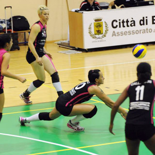 Romana Rocci osservata da Eleonora Mo, Sirlene Callegari e Jessica Berra (Foto Giacomo Bielli)