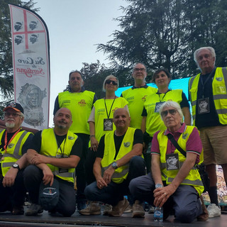 Biella. Alcuni volontari di Custom Motorcycles in servizio durante il Festival delle Identità – Paesaggi sonori tra Piemonte e Sardegna. Tra loro, anche volontari di origine sarda che hanno contribuito con orgoglio e spirito di appartenenza alla riuscita della manifestazione.