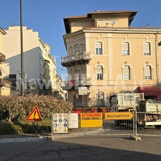 Biella, traffico in centro: cedimento in via della Repubblica