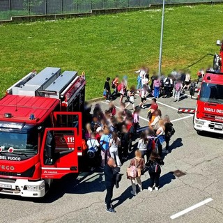 Biella, i Vigili del Fuoco aprono le porte ai bambini: 150 gli studenti in visita