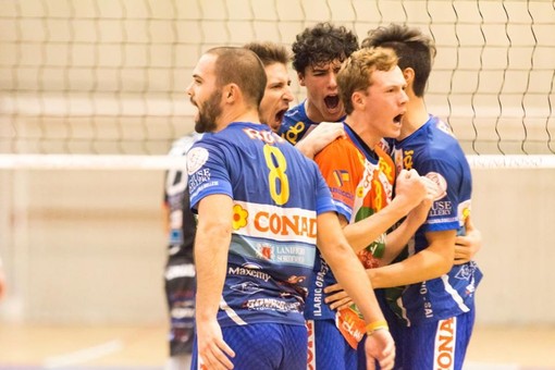 Scuola Pallavolo Biellese, un punto per la promozione in Serie C Scuola Pallavolo Biellese, un punto per la promozione in Serie C