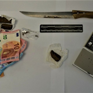Biella, contrasto allo spaccio: sequestrati hashish e contanti, denunciato un 24enne