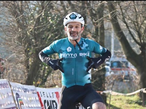 Ciclocross, "Trittico di Moncrivello": Monteferrario protagonista nel fango Ciclocross, "Trittico di Moncrivello": Monteferrario protagonista nel fango