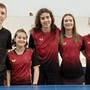 La formazione del TT Biella – V2, che ha conquistato i play off per la promozione in serie A: coach Sergei Mokropolov, Cristina Fazzari, Lodovica Motta, Federica Prola e Matilde Ingravalle.