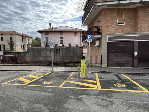Tollegno, installate due nuove colonnine per la ricarica dei veicoli elettrici Tollegno, installate due nuove colonnine per la ricarica dei veicoli elettrici