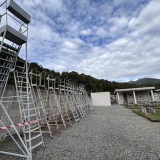 Tollegno investe sulla sicurezza: Nuove scale certificate nel cimitero